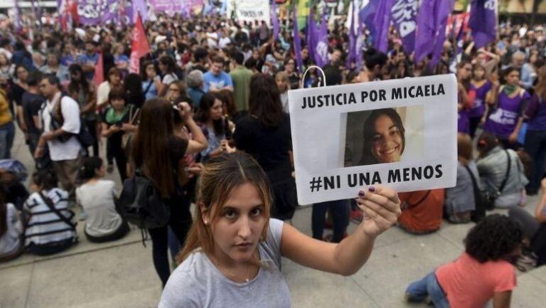 Aprueban adhesión a la Ley Micaela