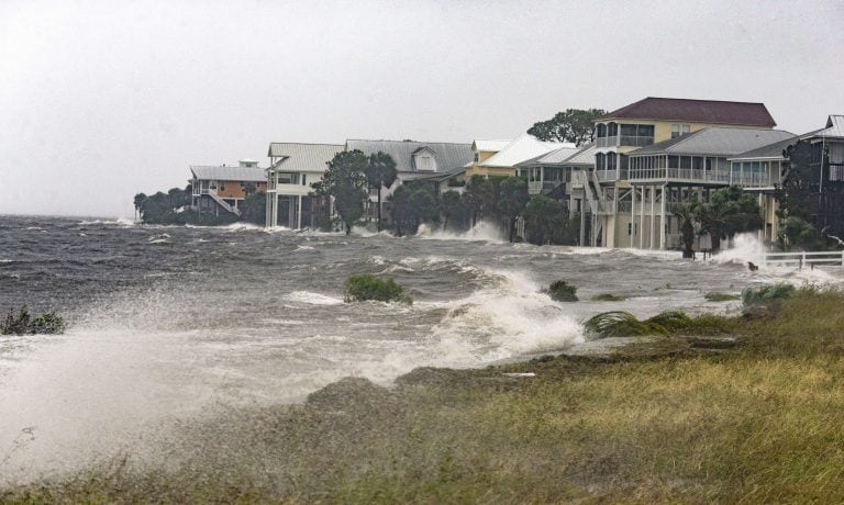 El huracán Michael toco tierra en Florida con vientos máximos sostenidos de 250 km/hora. Foto: AFP.