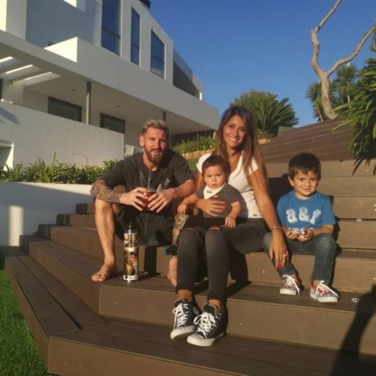 Cómo es la lujosa mansión en la que descansa Lionel Messi en Barcelona