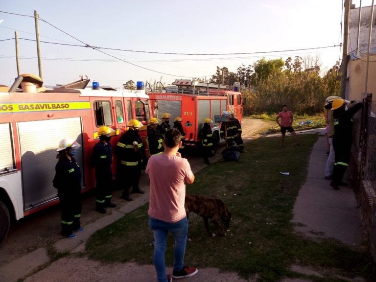 Bomberos de Basavilbaso agradecen a compañera con COVID-19.
Crédito: FMRiel