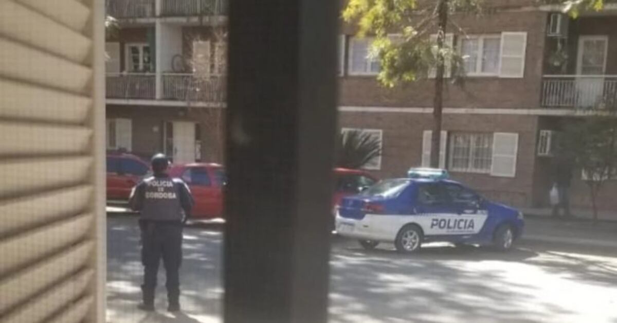 Encuentran a dos mujeres muertas en un departamento de barrio Juniors