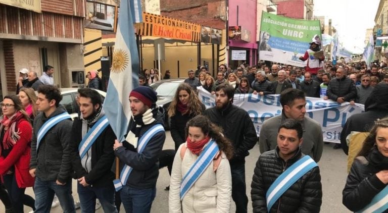 Marcha por la educación en Río Cuarto.