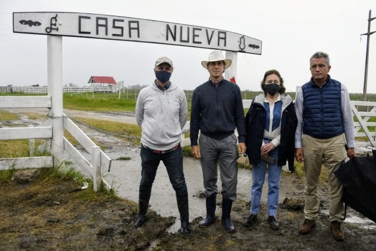 La familia Etchevehere en la movilización contra la toma de terrenos en Entre Ríos.