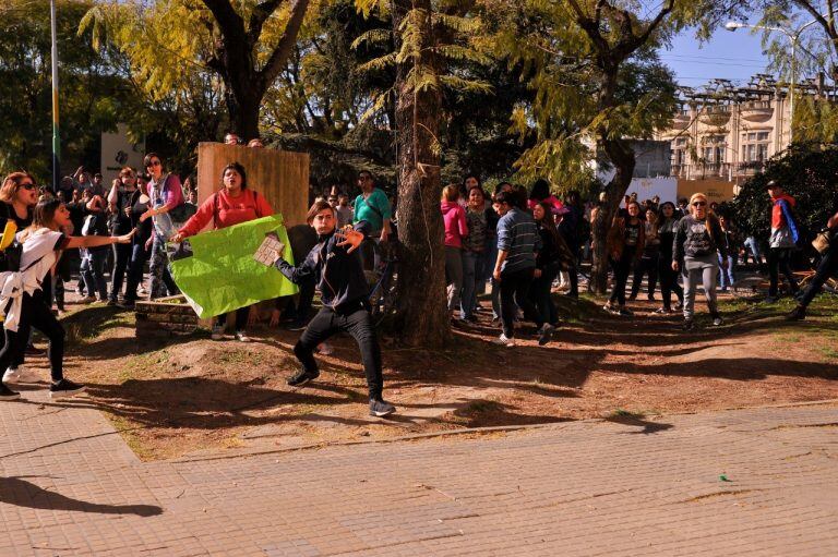 Incidentes en la comisaría 1° de Chascomús. (Maxi Failla)