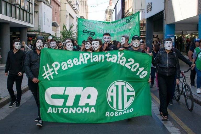 Provincia y gremios vuelven a negociar pases de planta de contratados, bajo amenaza de paro (ATE Rosario)