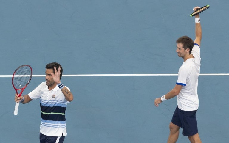 Maximo Gonzalez y Andres Molteni celebran el triunfo de Argentina (Foto: EFE/EPA/CRAIG GOLDING)