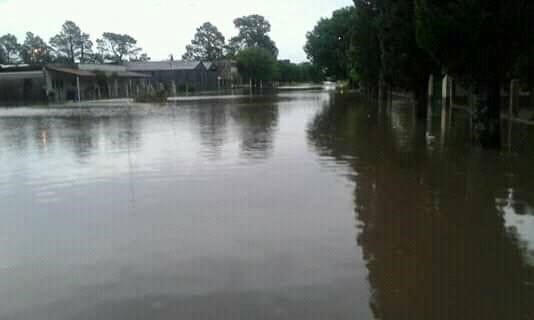 LARROQUE INUNDADO
Crédito: BOMBEROS LARROQUE