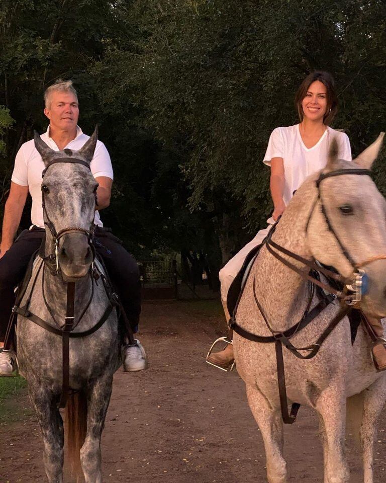 La lujosa casa de campo donde Barby Franco y Fernando Burlando pasan la cuarentena (Instagram/@barbaritafranco21).