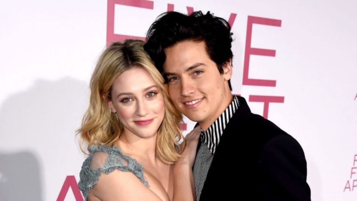 Lili Reinhart y Cole Sprouse podrían volver a enamorarse en "Riverdale"