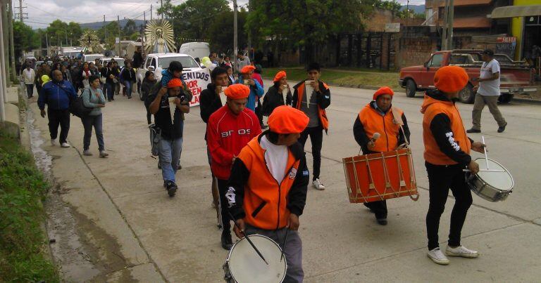 La juventud le puso color y música a la bienvenida a la recorrida.