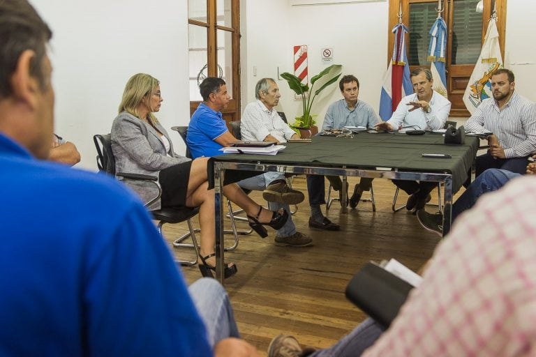 Adán Bahl se reunió con directores y responsables de Obras Sanitarias