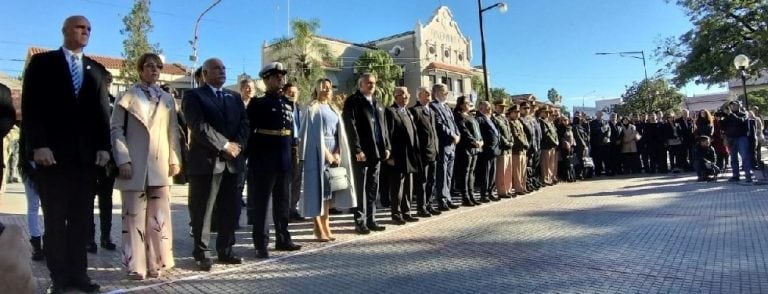 El acto central provincial comenzó en la plaza General Belgrano, continuó con el Tedeum a cargo del obispo Daniel Fernández en la Iglesia San Pedro de Río Negro y prosiguió en avenida República Siria con el desfile cívico y de fuerzas de seguridad.