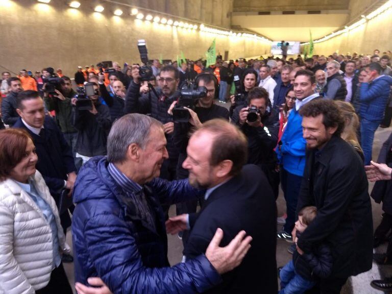 Schiaretti en la inauguración del nuevo tramo de la avenida Circunvalación por el túnel Rubén Américo Martí.