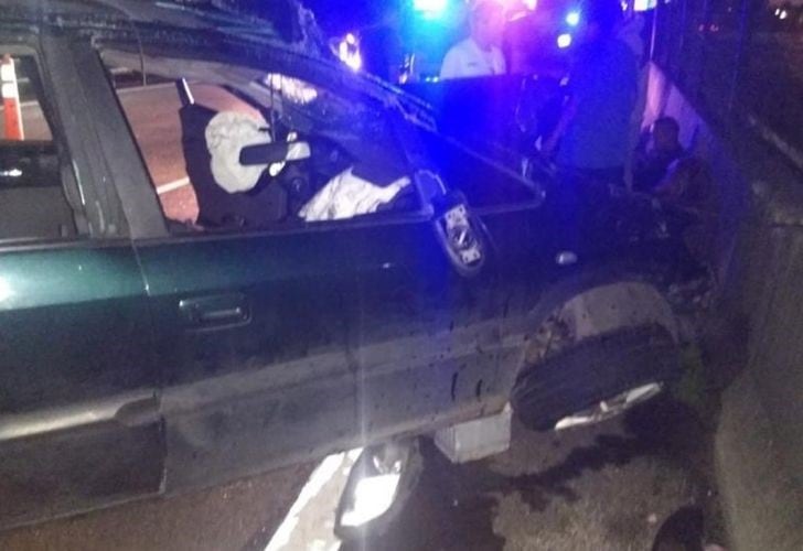 Así quedó el auto del hombre que falleció en el accidente de tránsito. (Web)