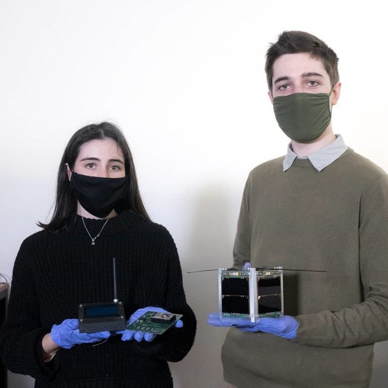 Equipo ganador del primer puesto en el concurso internacional "Open Space" (Instagram)