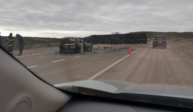 Así quedó el rodado menor al impactar contra un camión en la Ruta 7.