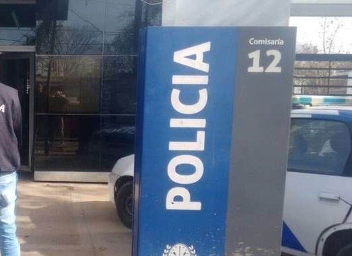 A plena luz del día volvieron las corridas y disparos frente a la Comisaría 12°