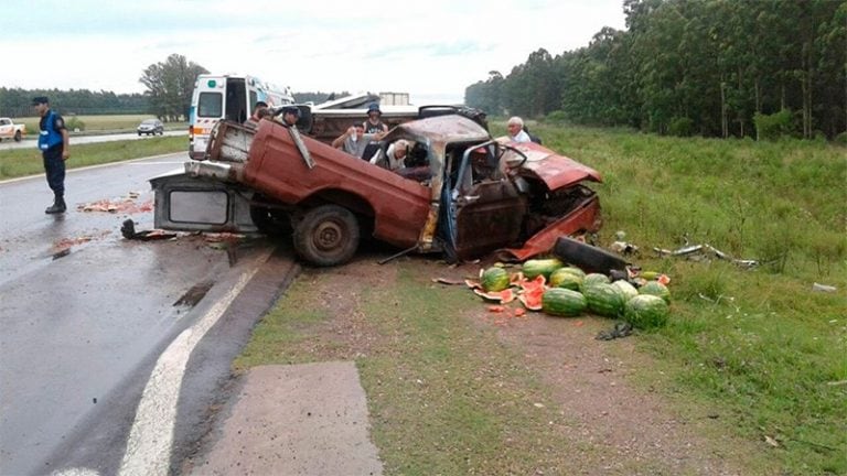 Violento impacto en Ruta 11.