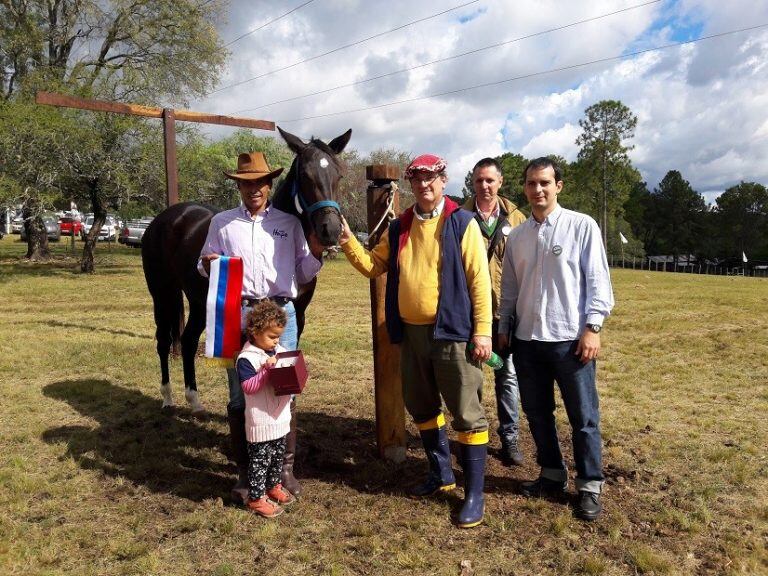 Cría de caballos pura sangre en Fachinal, Misiones