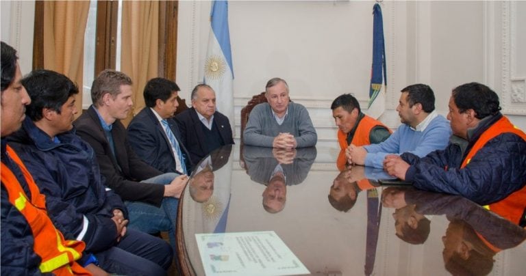 Los delegados de los mineros aguilareños en la reunión de este martes con los ministros Perassi y Cabana Fusz en la Casa de Gobierno.