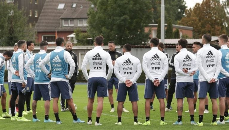 La Selección Argentina realizó su primer entrenamiento pensando en Alemania. (Foto: Twitter)