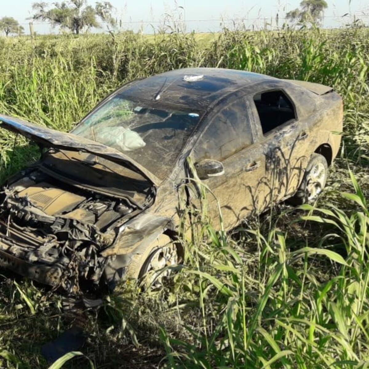 Un auto volcó en la Ruta Provincial Nº 10, y su conductor salió despedido