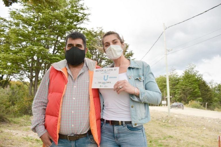 El Municipio entregó 12 lotes en la urbanización general san martin.