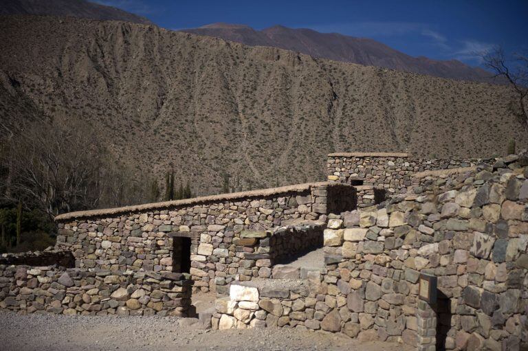 El Pucará, la ciudad fortificada levantada en las colinas de Tilcara, fue construida originalmente por la tribu Omaguaca, que se estableció en el área alrededor del siglo XII.