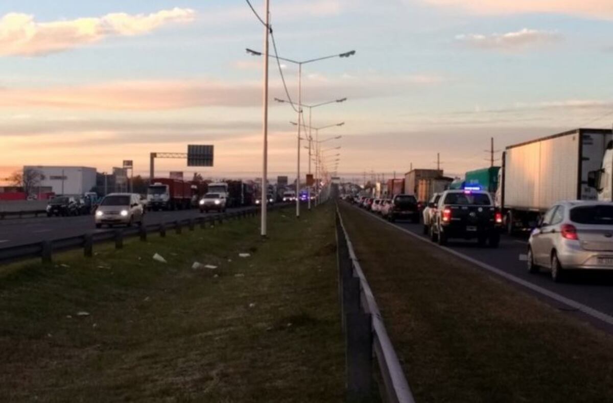 Jueves con cortes de tránsito y camiones en las calles Rosario