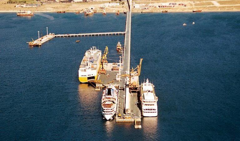 Los sobrevivientes están siendo traslados a Puerto Madryn.