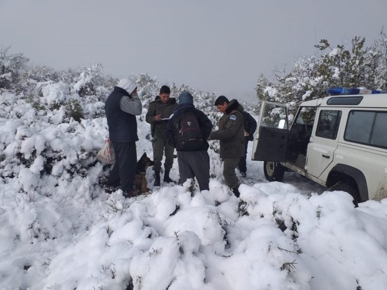 Los conductores del vehículo fueron encontrados en buen estado de salud. Fotografía. Gentileza.