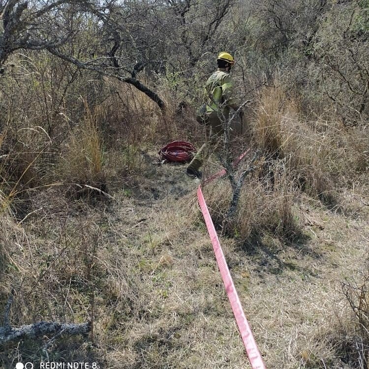 Los Bomberos de Icho Cruz explicaron el paso a paso cómo extinguieron por completo el incendio que comenzó en Sol y Río