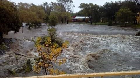 La creciente del Río de los Sauces en Calamuchita fue impresionante este domingo,