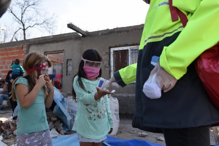 El Municipio realiza operativos casa por casa para detectar síntomas (Municipalidad de La Plata)