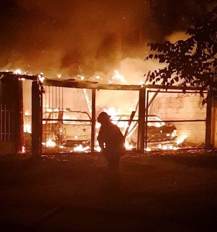 Por despecho incendio la casa de ambos.