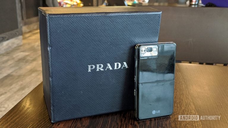 Era una colaboración entre LG y la marca de moda Prada.