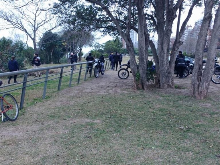 El cuerpo sin vida fue visto por personas del lugar.