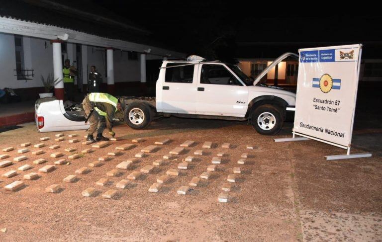 Droga en el doble fondo de la camioneta