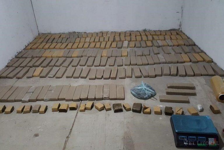 Incautaron 180 kilos de marihuana en una casa abandonada