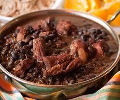 Comida típica brasileña feijoada