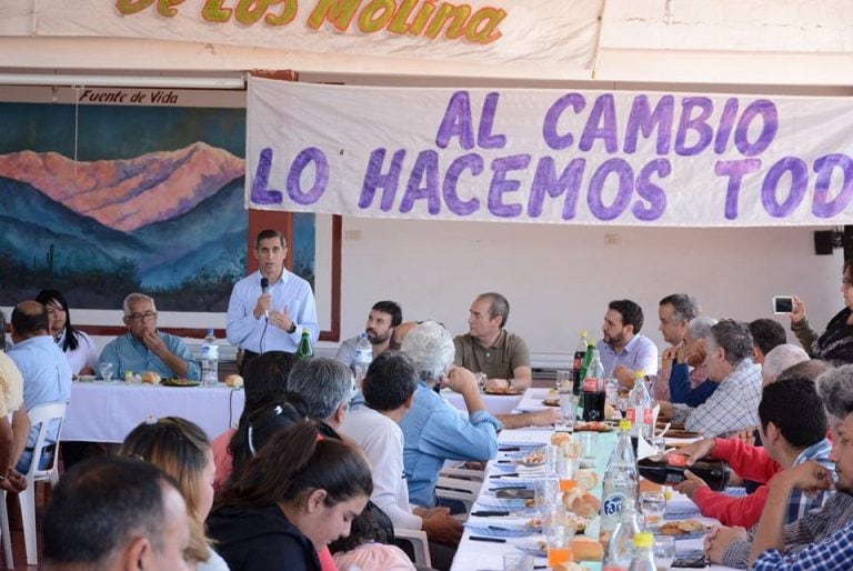 Alberto Paredes Urquiza y dirigentes políticos