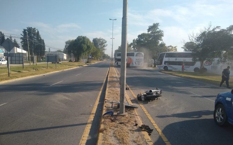 Lugar donde se produjo el siniestro vial, sobre Ruta 5 a la altura de Rotonda Fangio.