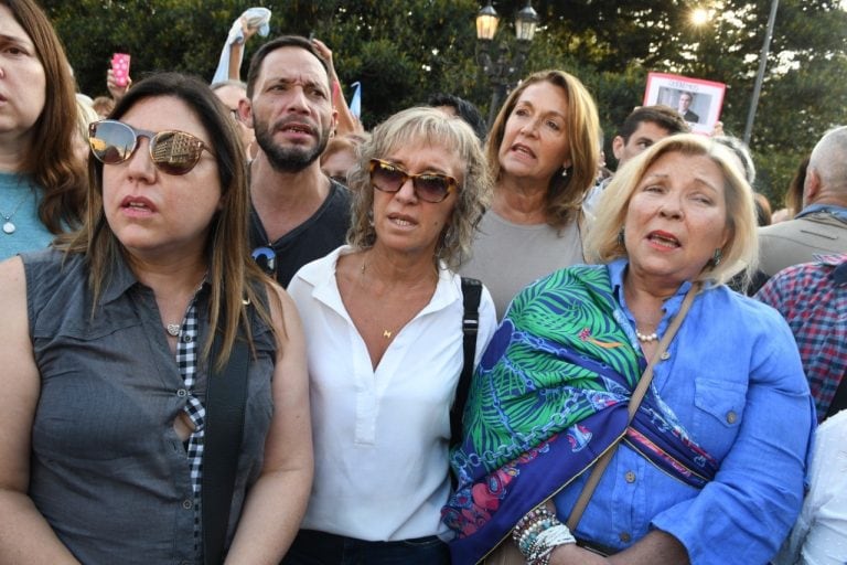 Elisa Carrió junto a la diputada Mónica Frade. (Prensa Carrió)