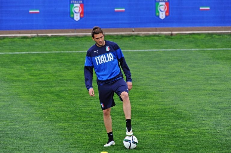 MAT08 FLORENCIA (ITALIA), 26/03/2015.- El internacional italiano Franco Vázquez, de origen argentino, participa en un entrenamiento de la selección de fútbol de Italia en el centro deportivo Coverciano en Florencia, Italia, hoy, jueves 26 de marzo de 2015. Italia se enfrentará a Bulgaria el próximo 28 de marzo en un partido de clasificación para la Eurocopa 2016. EFE/Maurizio Degl' Innocenti italia florencia franco vazquez entrenamiento de la seleccion de italia futbol futbolsitas