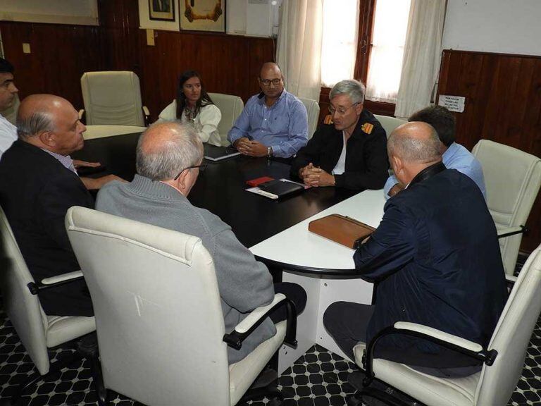 Reunión entre autoridades