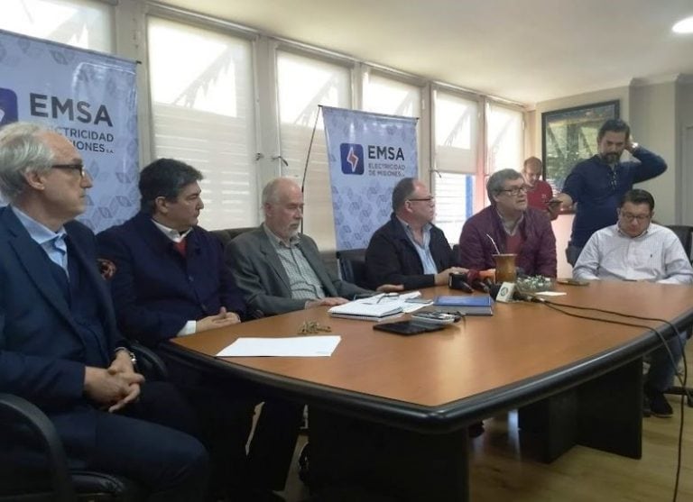 Conferencia de prensa de EMSA para anunciar el nuevo cuadro tarifario de energía eléctrica en Misiones. (Foto: Misiones Online)