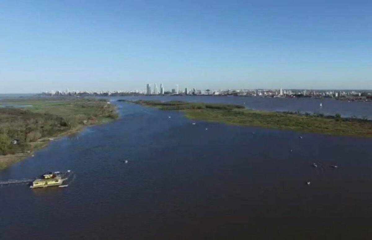 Una impactante foto del Embudo refleja el bajísimo nivel del río Paraná