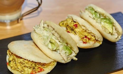 La ANMAT prohibió la venta de harina PAN de Venezuela que se utiliza para hacer arepas\u002E