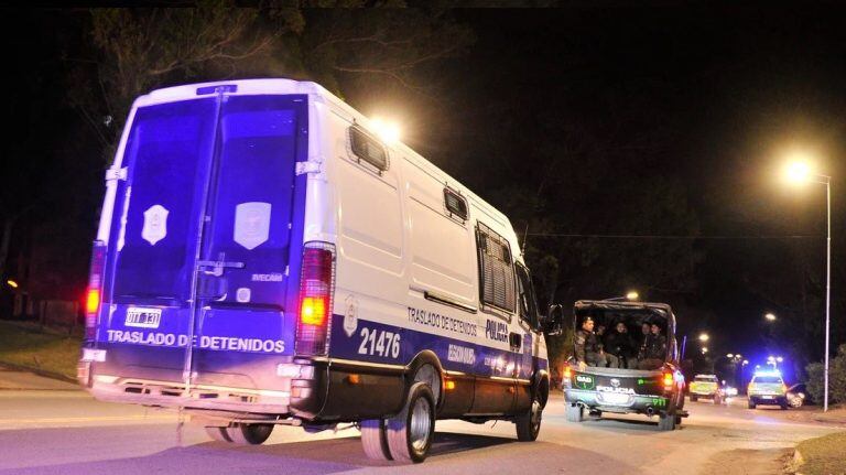 Los rugbiers imputados fueron trasladados a Dolores (Foto: Maxi Failla - Clarín)