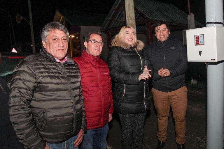 Se encendió el tendido de luces LED en el centro de Tolhuin